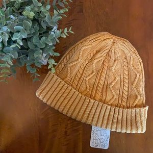NWT FREE PEOPLE mustard yellow cable knit beanie ✨
